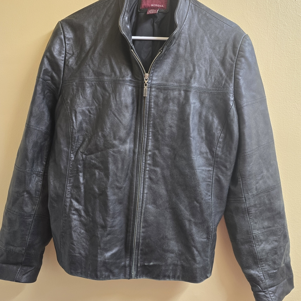 Merona Black Lightweight 100% Genuine Leather Jacket with Zip-Up Design